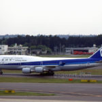 成田空港をタキシングする全日本空輸/JA8096機。All Nippon Airways-ANA Boeing 747-481/Aircraft Registration Number : JA8096