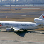 羽田空港をタキシングする日本航空/ JA8536機。 McDonnell Douglas DC-10-40D Aircraft Registration Number : JA8536