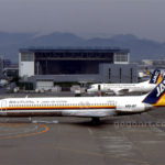 伊丹空港をタキシングする日本エアシステムJA8279機。Japan Air System-JAS McDonnell Douglas MD-87 (DC-9-87) /Aircraft Registration Number : JA8279