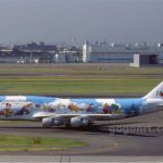 羽田空港をタキシングするディズニー塗装の日本航空・ドリームエクスプレスJA8170機。Japan Airlines-JAL Boeing 747-146B-SR-SUD/ Aircraft Registration Number : JA8170